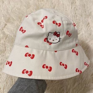 NWT Hello Kitty bucket hat. Adult size/one size fits most